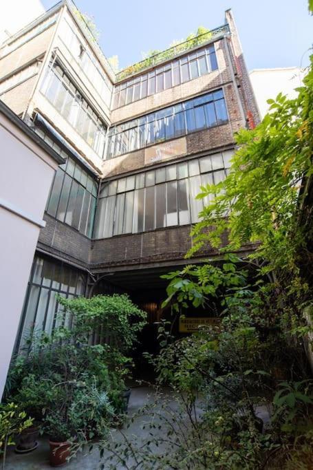 Sublime Loft Avec Verrieres Sur Le Canal St Martin Apartment Paris