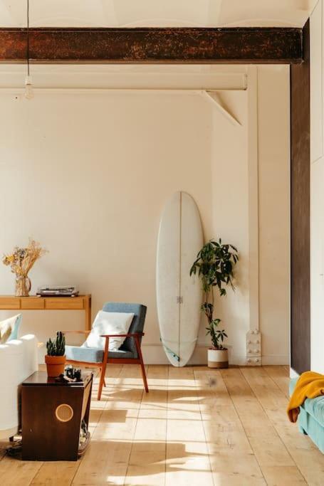 Sublime Loft Avec Verrieres Sur Le Canal St Martin *