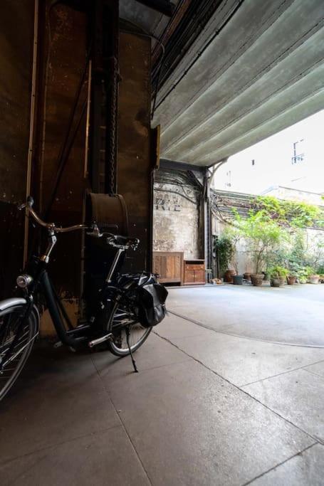 Apartment Sublime Loft Avec Verrieres Sur Le Canal St Martin *